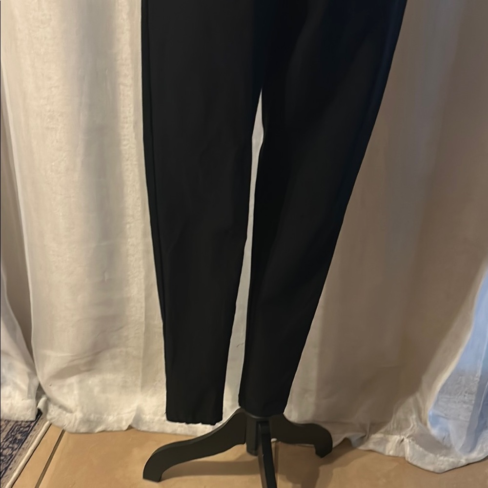 Fashion Nova Black Cropped Pants - Picture 5 of 12